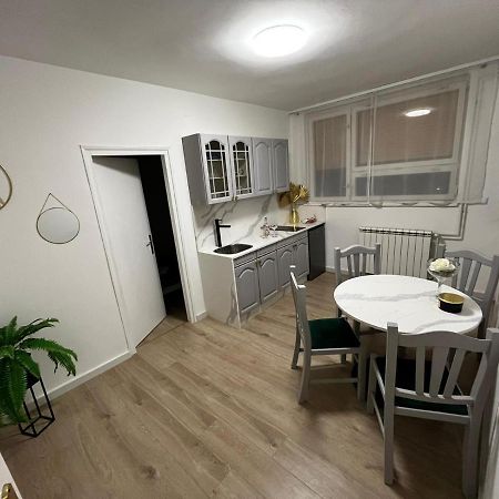 דירות קארלובץ Apartman Gold Maris מראה חיצוני תמונה
