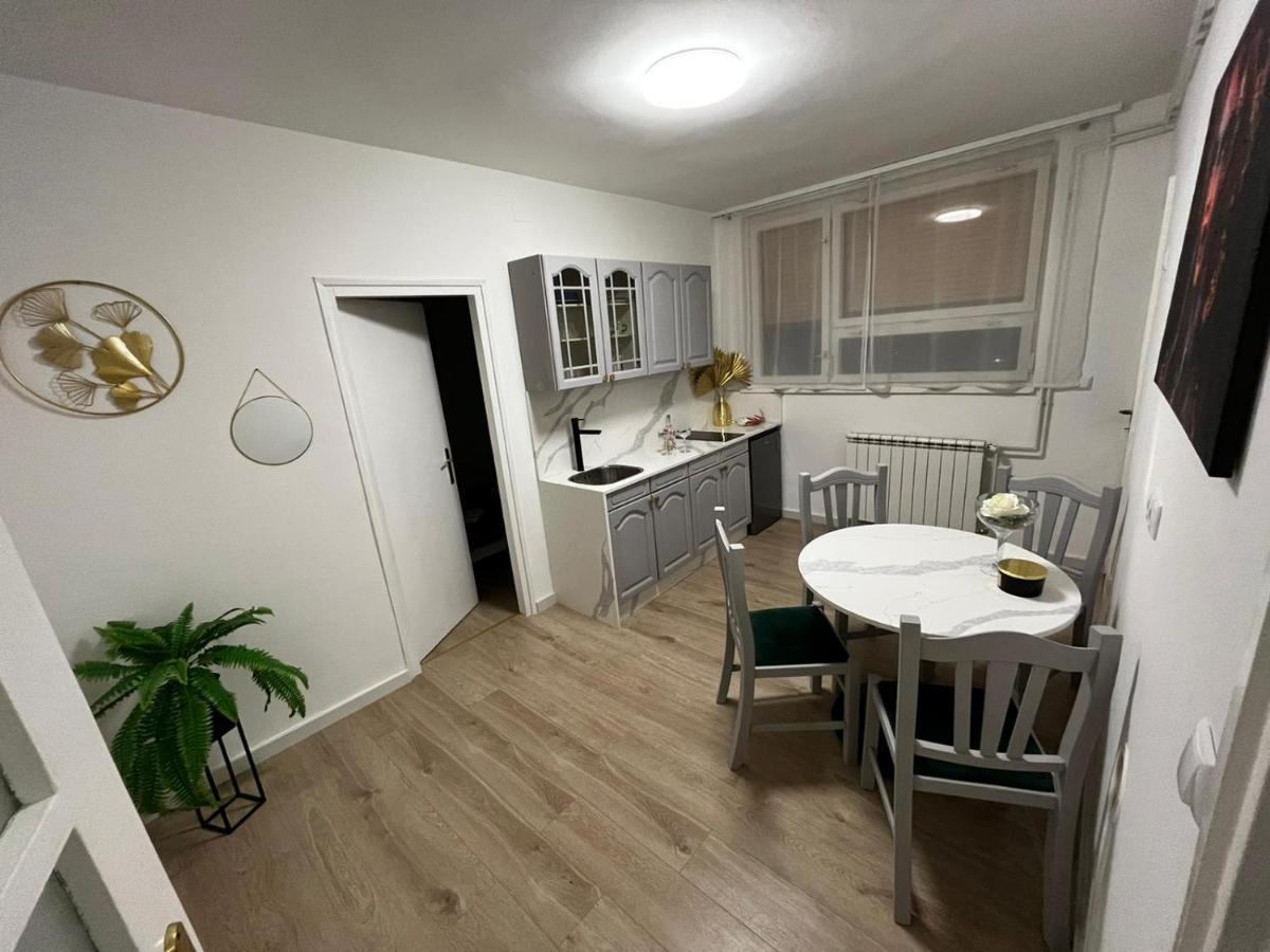 דירות קארלובץ Apartman Gold Maris מראה חיצוני תמונה